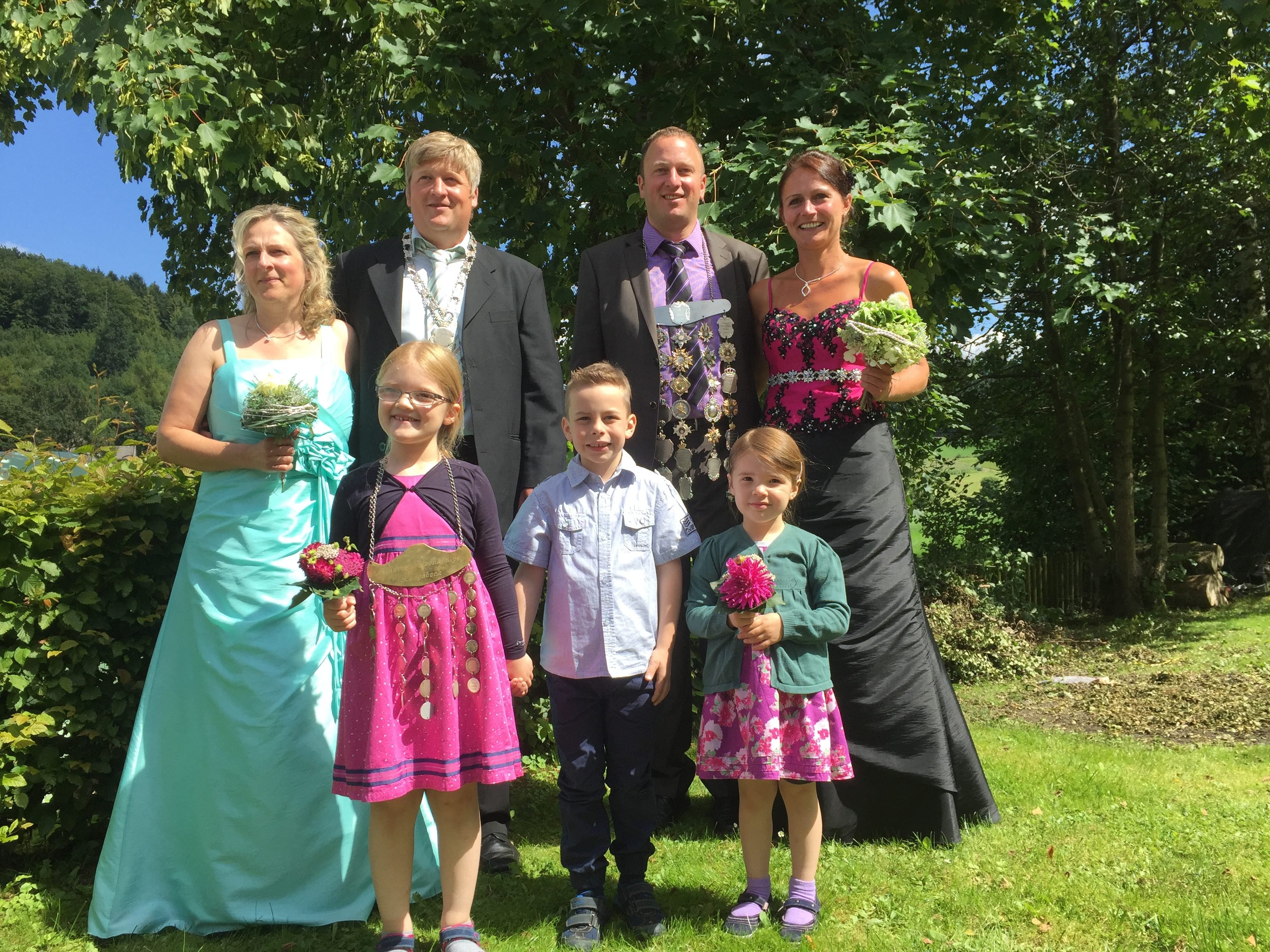 Königspaar Christoph Quinkert und Kathrin Lamers; Vizekönigspaar Christian Conze und Natascha Sauerwald; Kinderkönigin Letitia Winkelmeier mit Simon Lübke; Vizekinderkönigin Viktoria Winkelmeier Hofstaat 2017